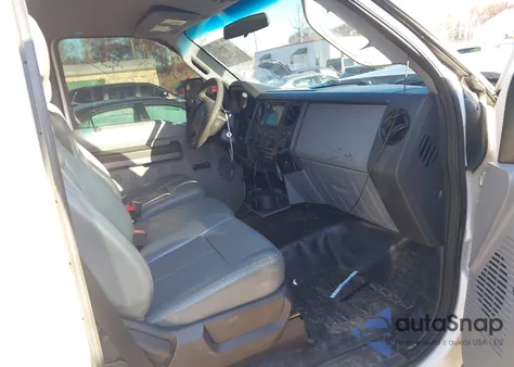 2016 Ford F-250 Xl z USA, uszkodzony, nr VIN 1FTBF2B67GEC28952